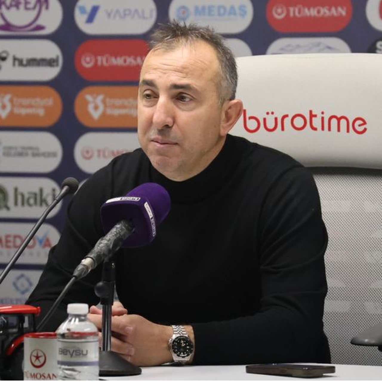 "Oyuncularımı tebrik ediyorum"