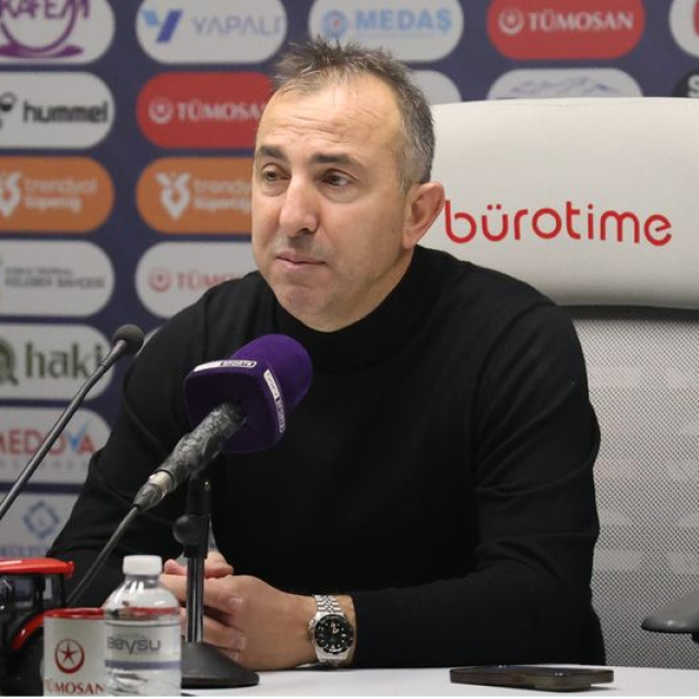 "Oyuncularımı tebrik ediyorum"