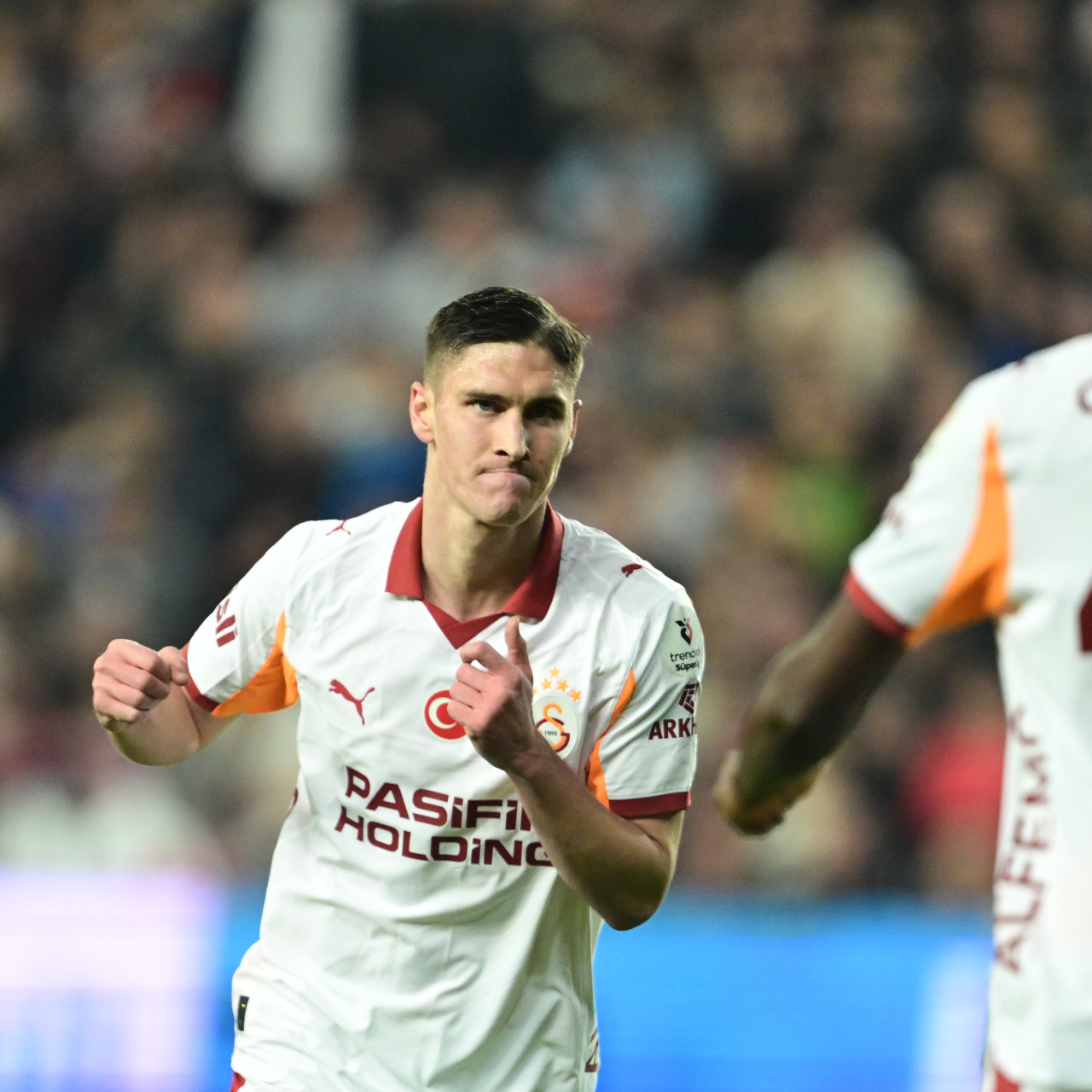 Roland Sallai'den siftah yaptı!