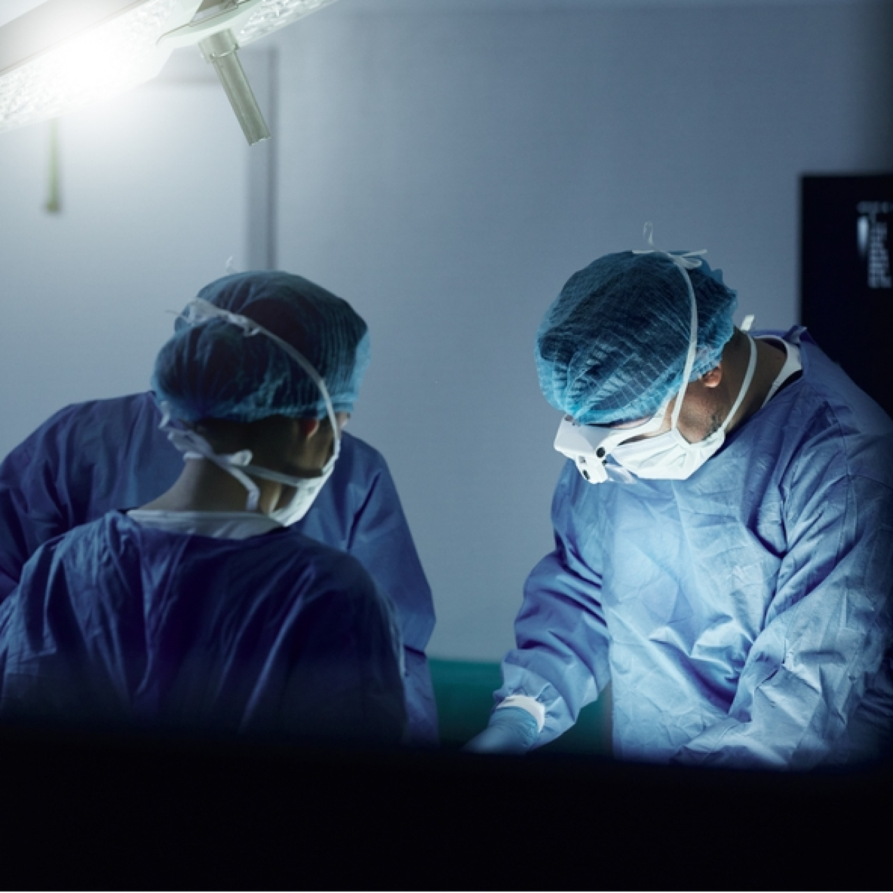 Kopan parmağını buz poşetine koyup yurt dışından Türkiye'ye geldi