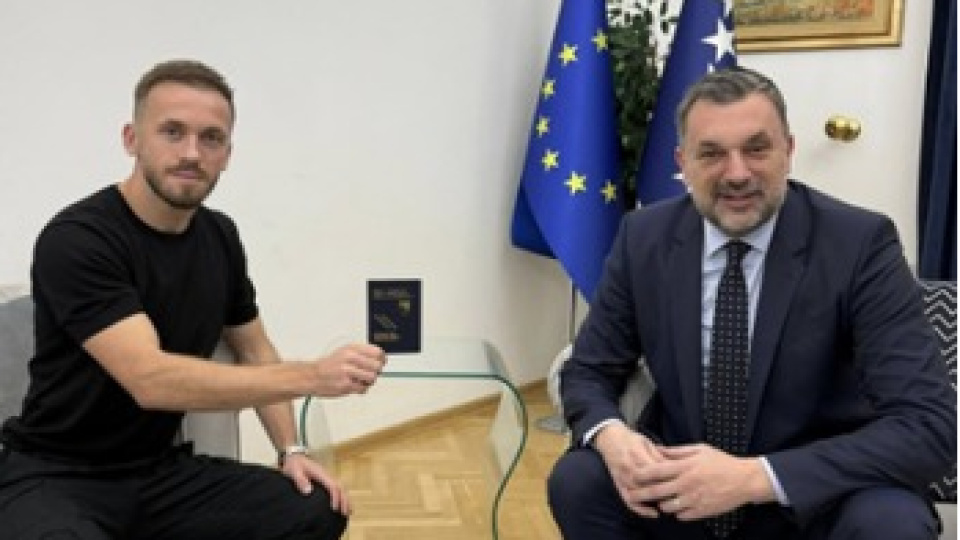 Edin Visca'ya diplomatik pasaport verildi!