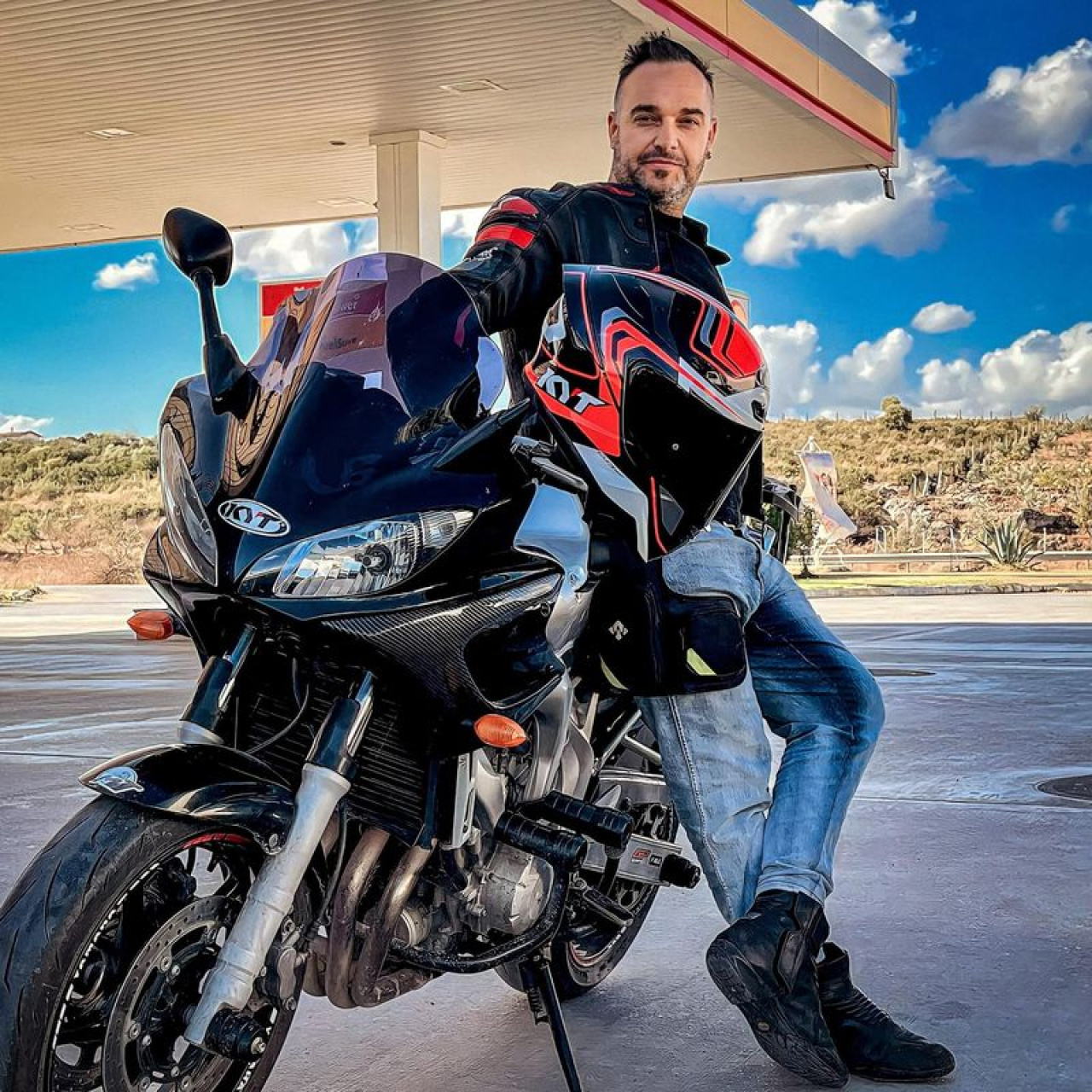 Virajda şarampole uçtu!