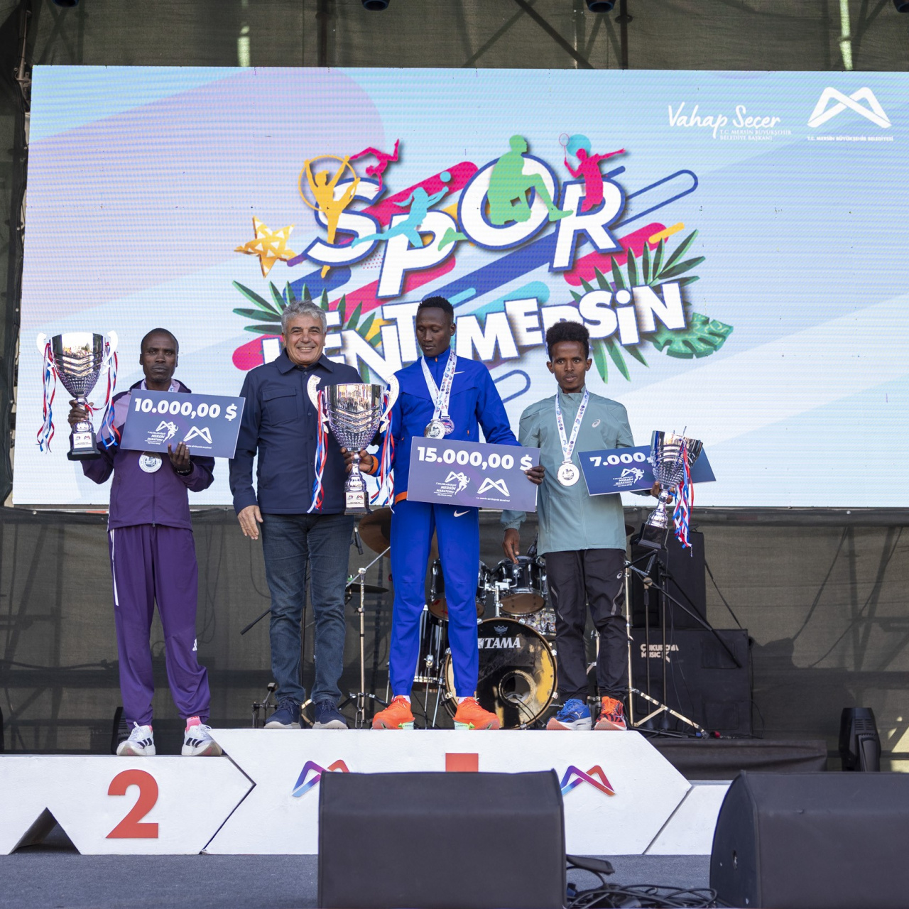 Türkiye'nin en hızlı maratonu yine Mersin'de koşuldu