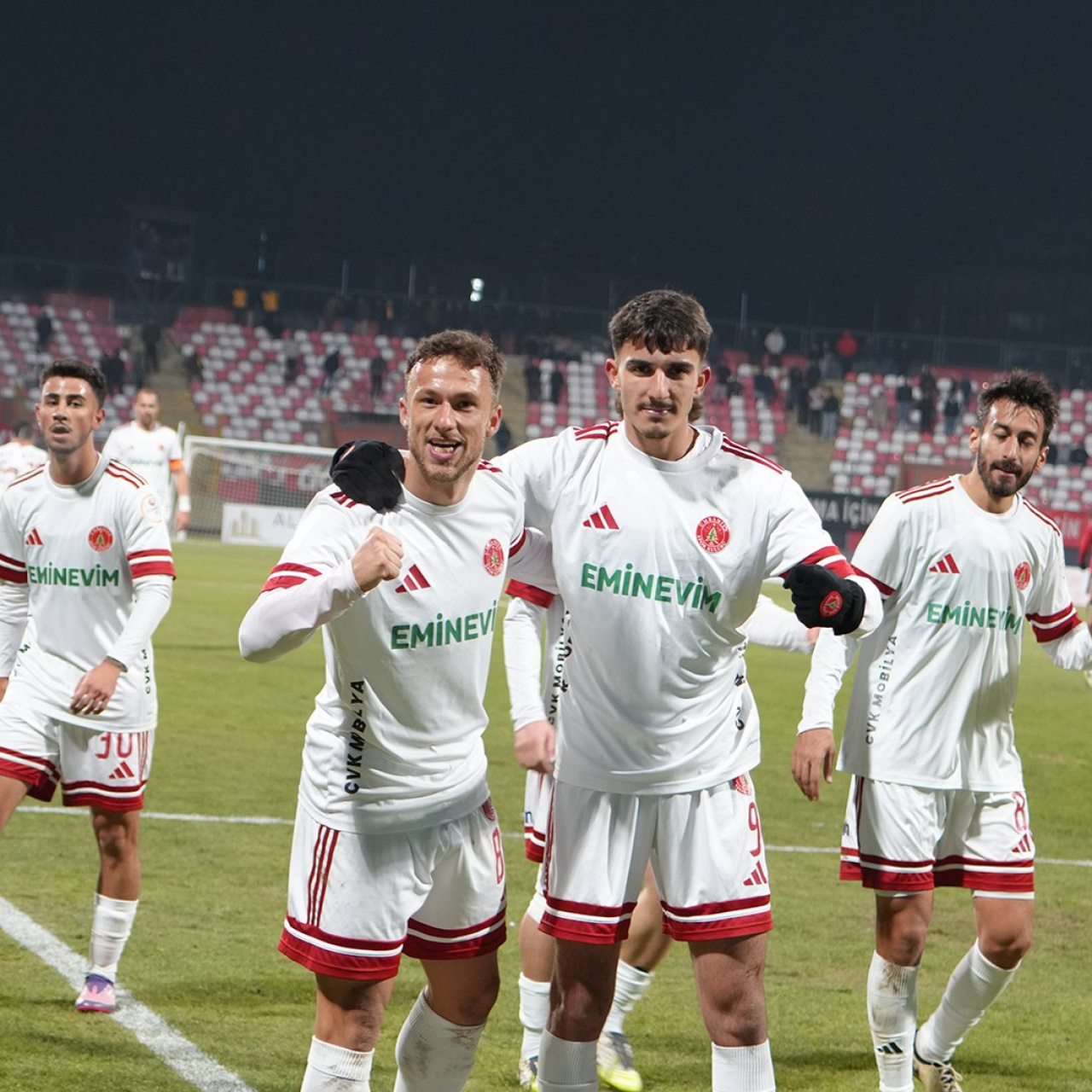Ümraniyespor tek attı üç aldı!
