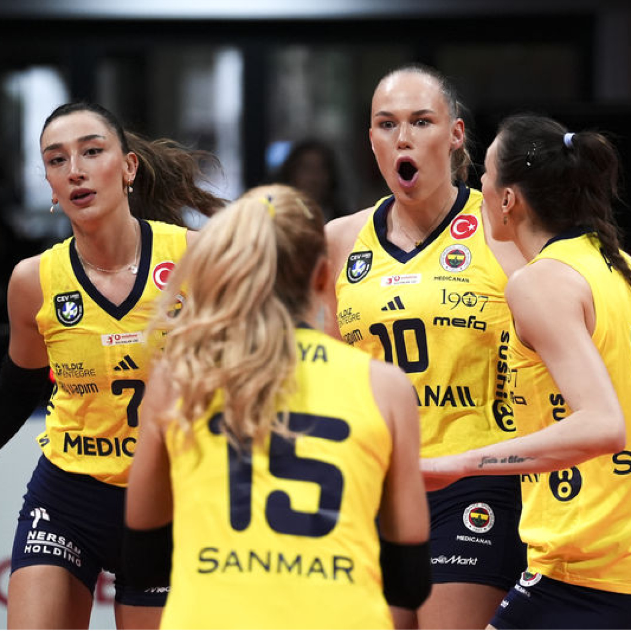 Fenerbahçe Medicana, deplasmanda set vermedi!