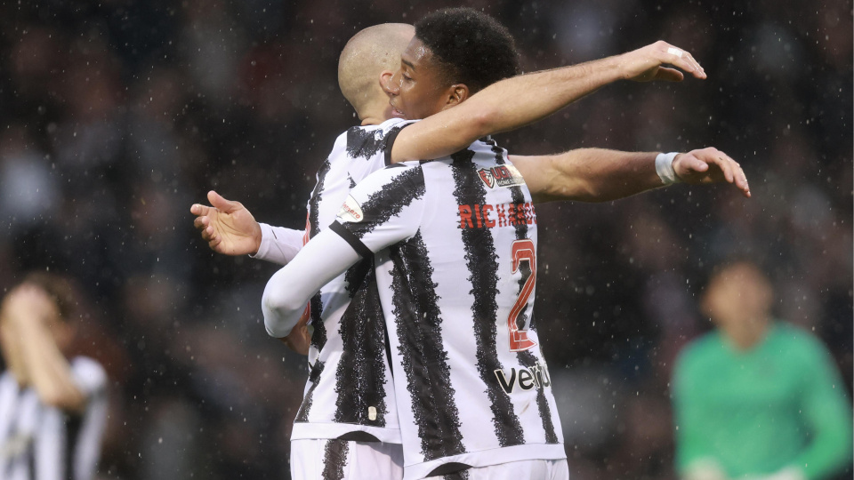 İskoçya Lig Kupası'nı St. Mirren kazandı!