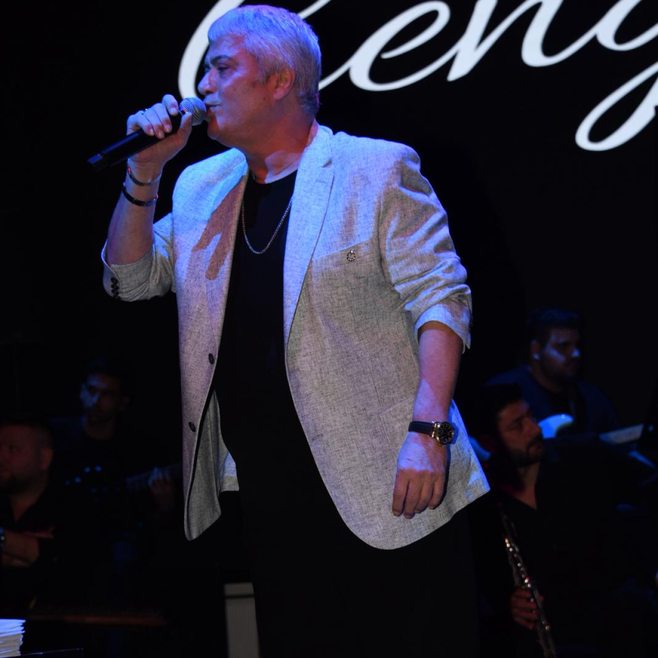 "Sosyete yerlerinde alışveriş yapmam"