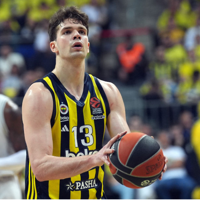Fenerbahçe Beko, A. Efes'i uzatmalarda yıktı!