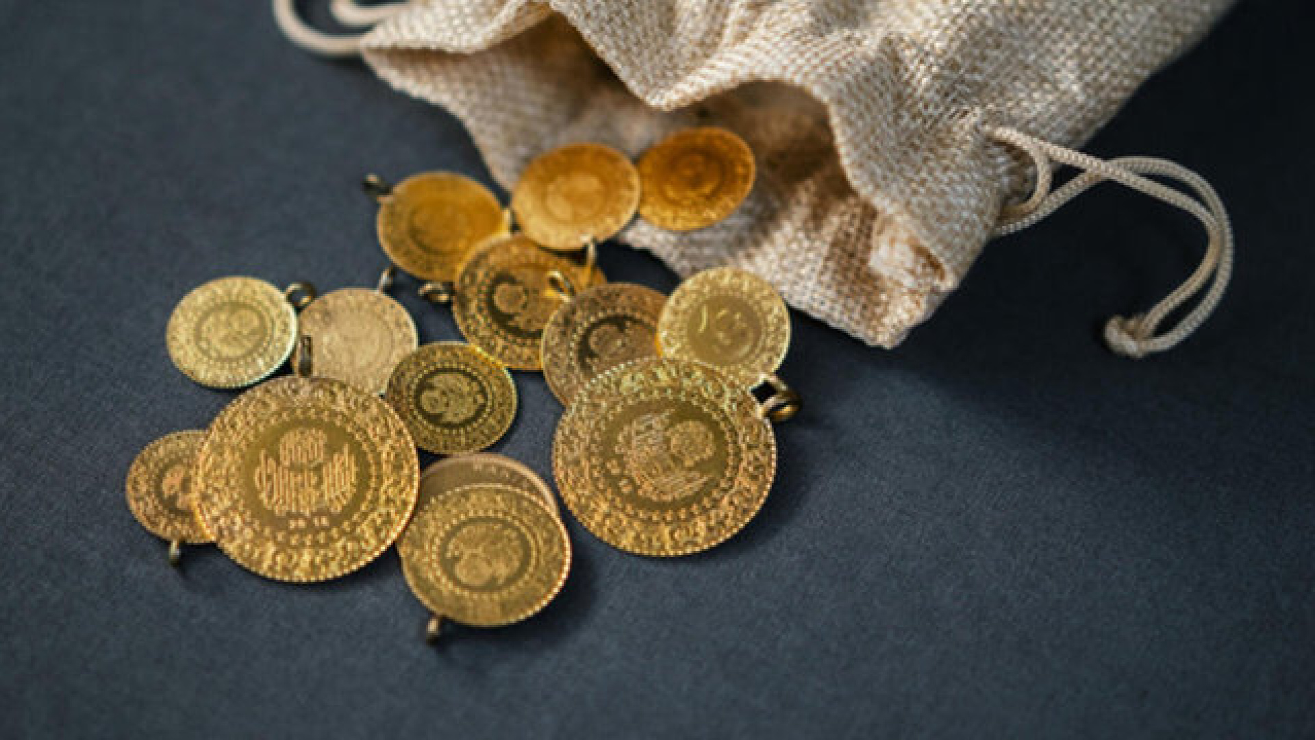 ALTIN FİYATLARI CANLI ALIŞ SATIŞ BİLGİSİ! Altın yükselişte! 15 Aralık 2025 bugün gram altın, yarım, tam, cumhuriyet, çeyrek altın ne kadar oldu?