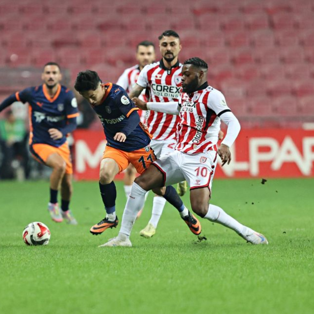 Başakşehir, Samsun'u ikinci yarıda yıktı!