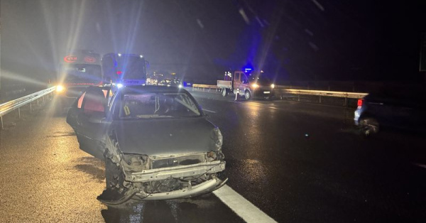 Anadolu Otoyolu'nda iki araç çarpıştı: 9 yaralı