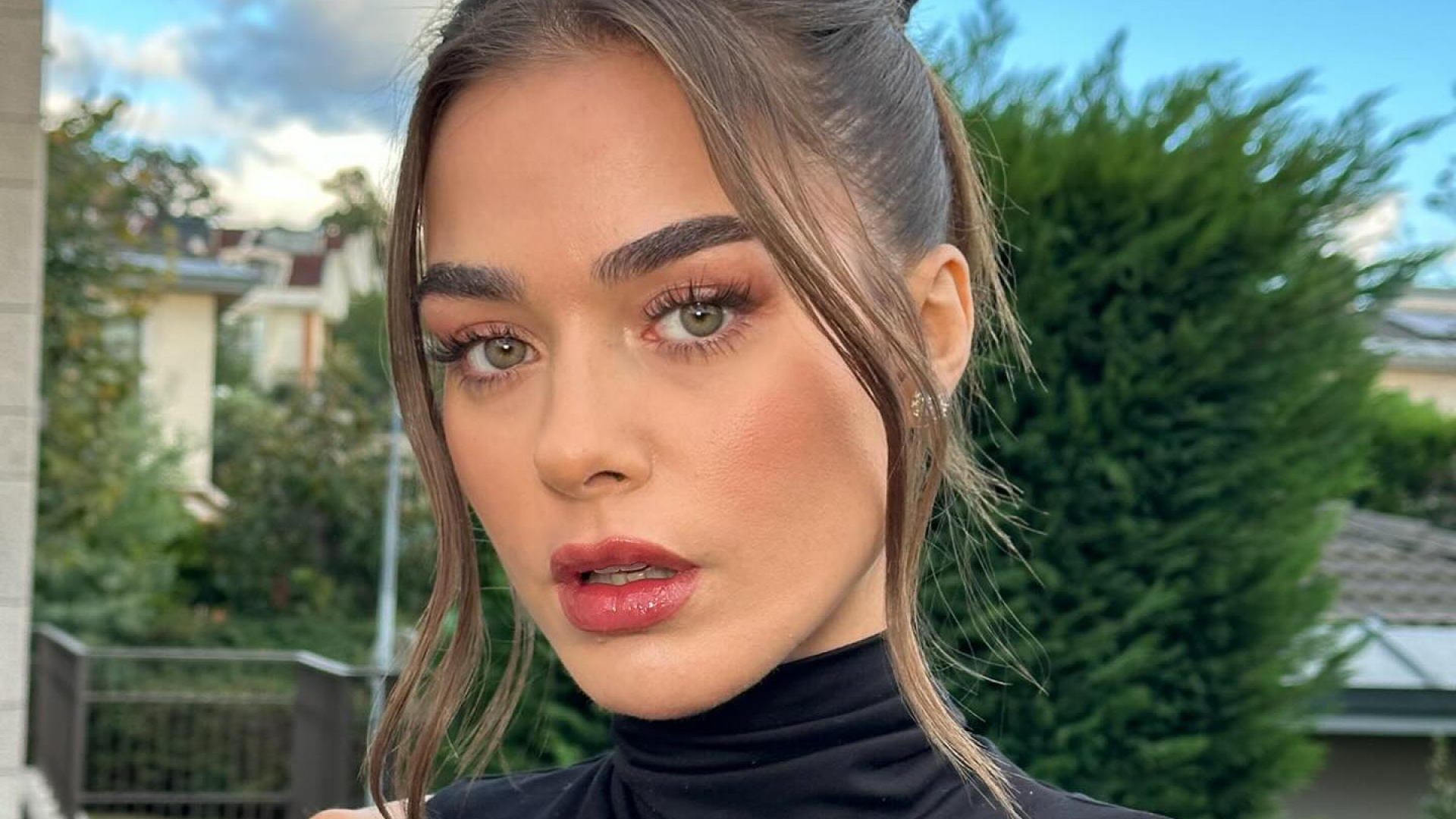 Bensu Soral'dan o yoruma cevap: Saydıklarının hiçbirini yapmak zorunda değilim