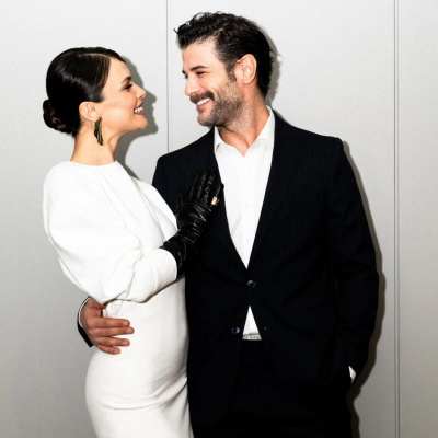 Sevgililer hasret giderdi