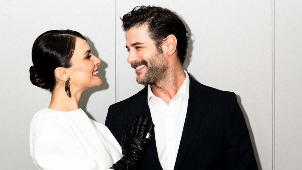 Sevgililer hasret giderdi