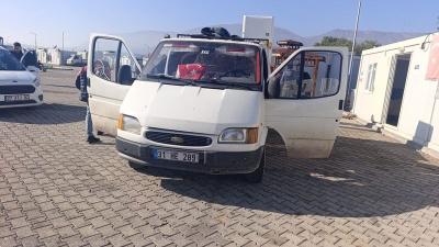 Sahte plaka ile konteynerden eşya çaldı