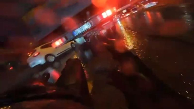 Kamyonetin altına girmesi kask kamerasında!