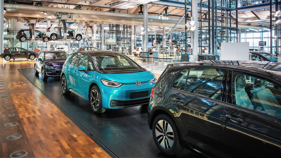 Tarihinde ilk kez fabrika kapatıyor