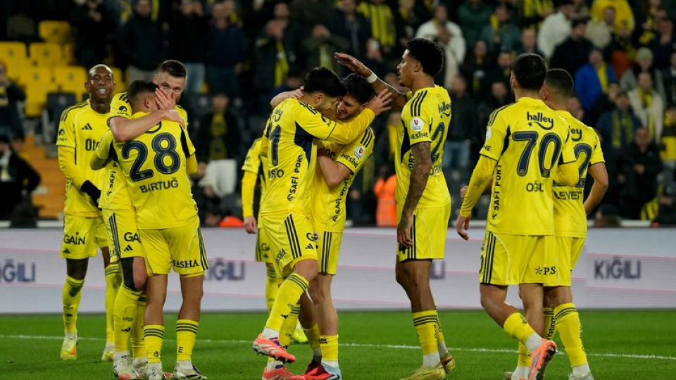 Fenerbahçe, 3 puanı 4 golle aldı!