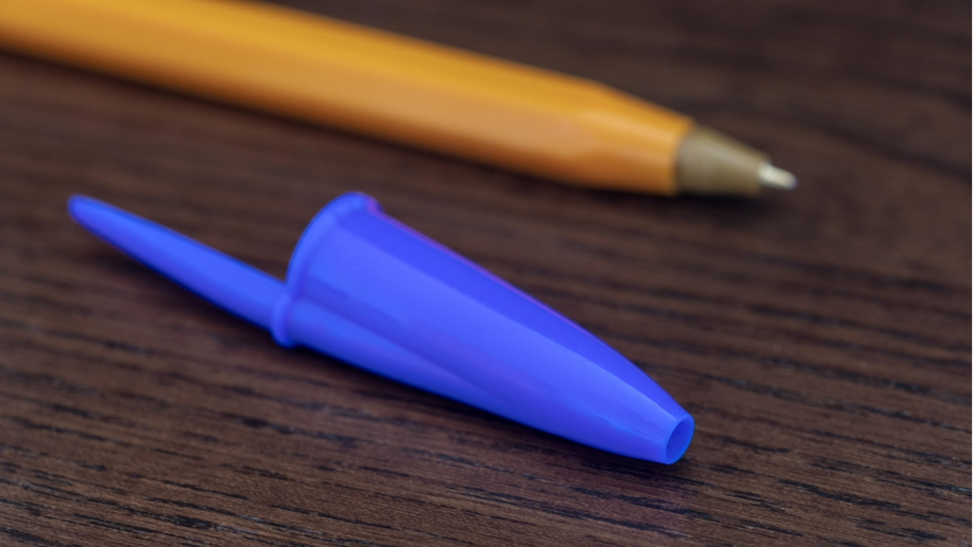 Hayat kurtaran bir tasarım detayı: Tükenmez kalem kapağındaki delik neden var?