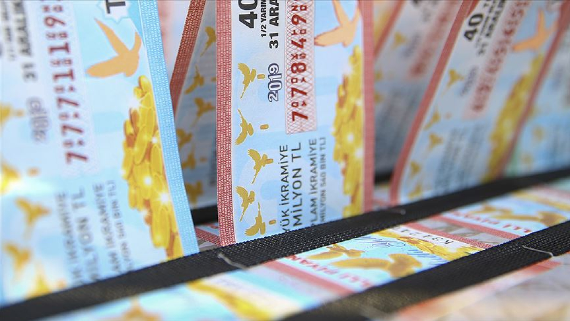 2026 Milli Piyango yılbaşı özel çekilişi 800 milyon TL'lik büyük ödül kazandıran numaralar belli oldu! 800 milyon TL hangi bilete çıktı, kaça bölünecek?