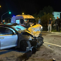 Otomobil ile motosiklet çarpıştı: 1 ölü, 2 yaralı