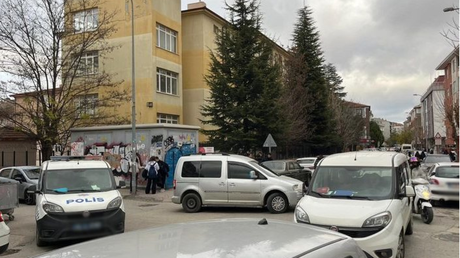 Eskişehir'de 12 Yaşındaki Çocuğu Bıçaklayan 4 Şüpheli Yakalandı