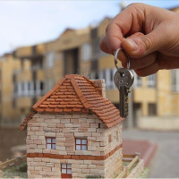 Konut satışları vites düşürdü