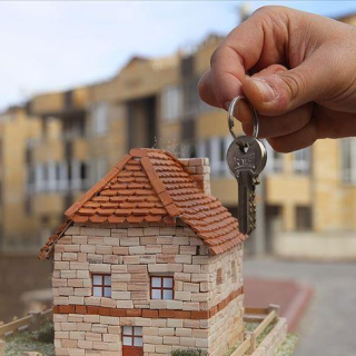 Konut satışları vites düşürdü