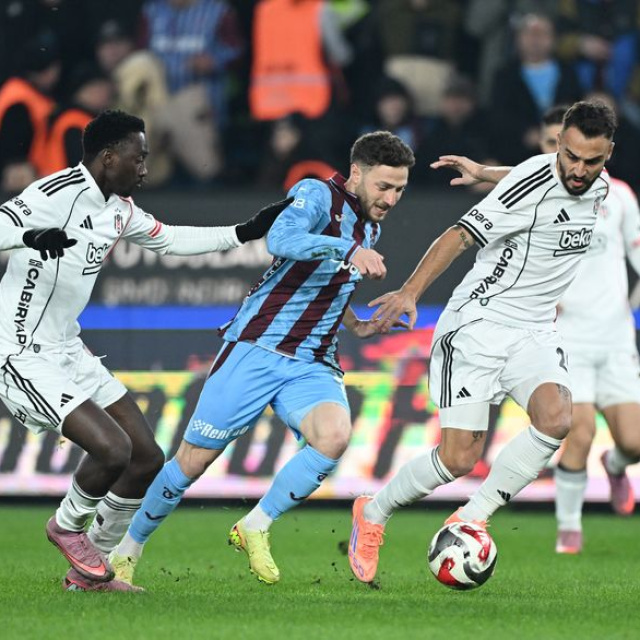 Beşiktaş'ta "bireysel" yıkım!