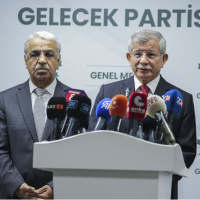 DEM Parti'den Davutoğlu'na ziyaret