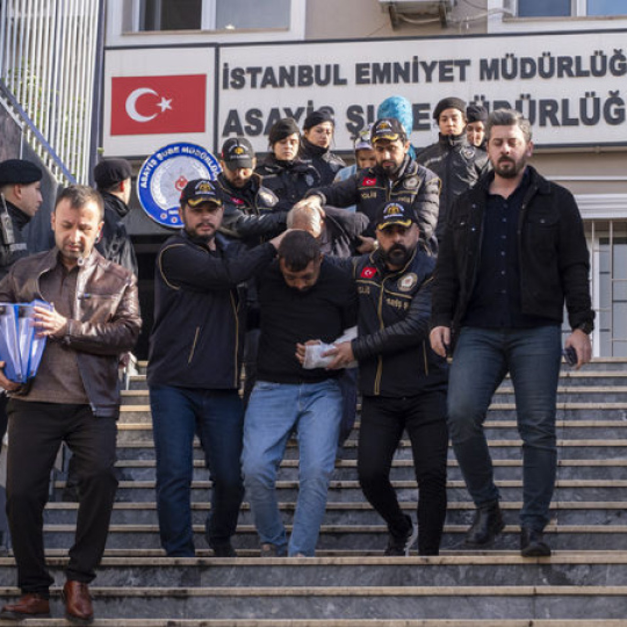 Evlerden adeta cephanelik çıktı