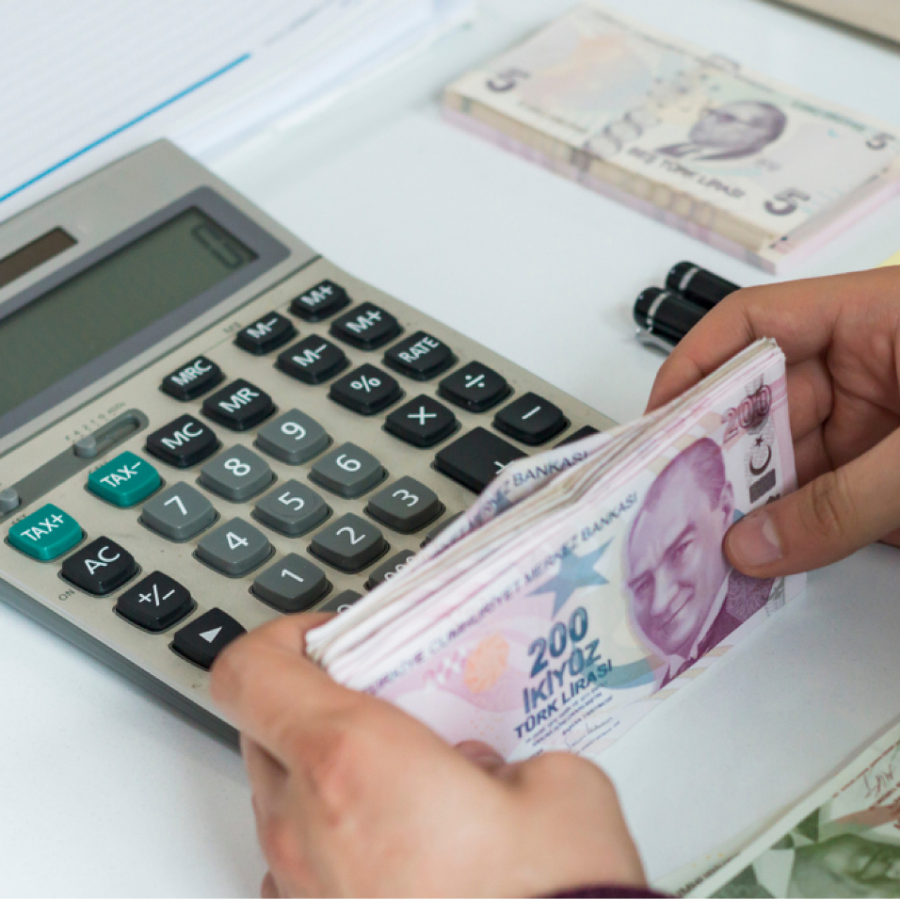 Emekli ve memura seyyanen zam var mı?