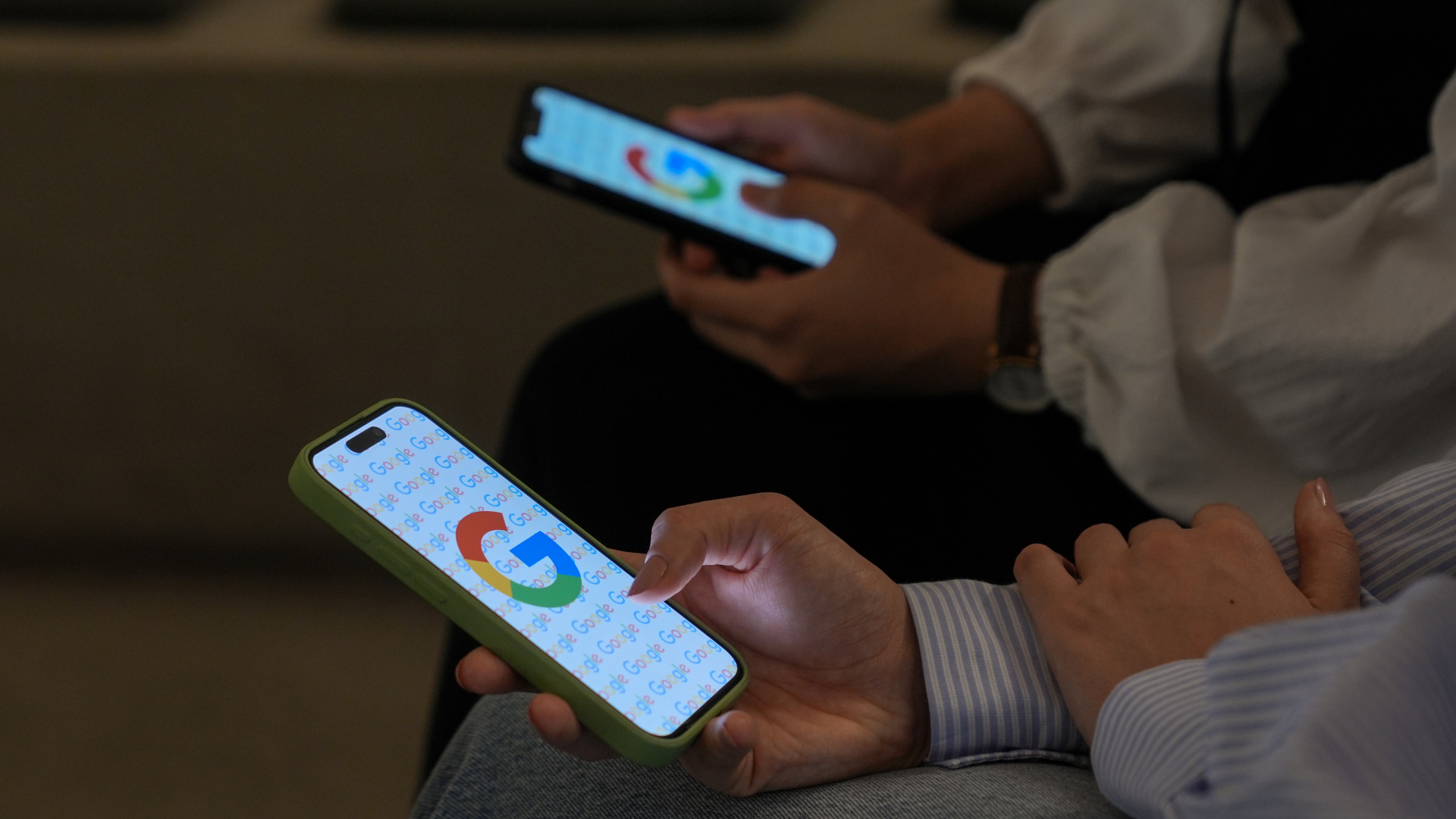 Google'a 67 yazınca neden sallanıyor? Hata sanıldı ama değilmiş! Google ekranındaki sarsıntının ardındaki gerçek bakın neymiş!