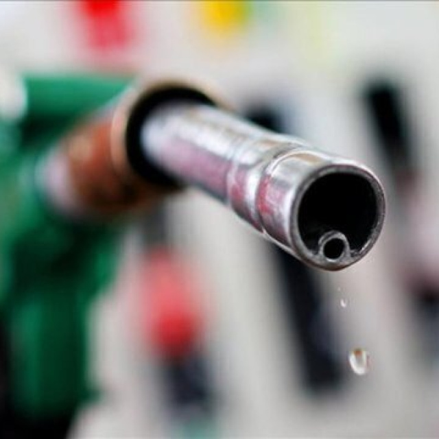 Motorin sonrası benzine indirim geldi