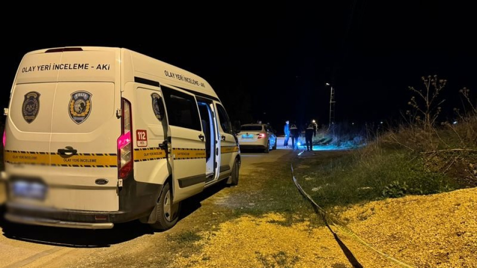 Yol kenarında cansız beden bulundu