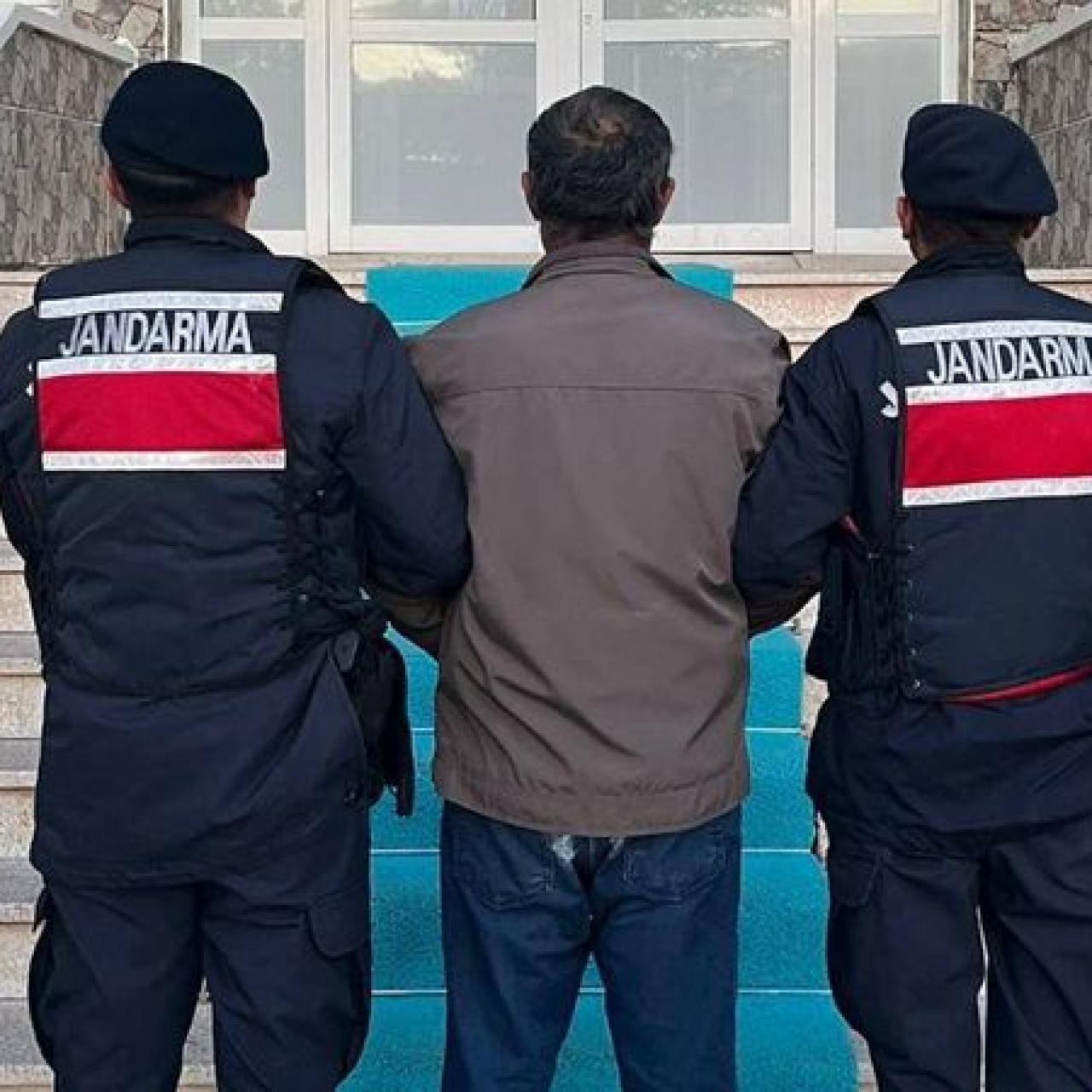 FETÖ'ye operasyon: 160 gözaltı