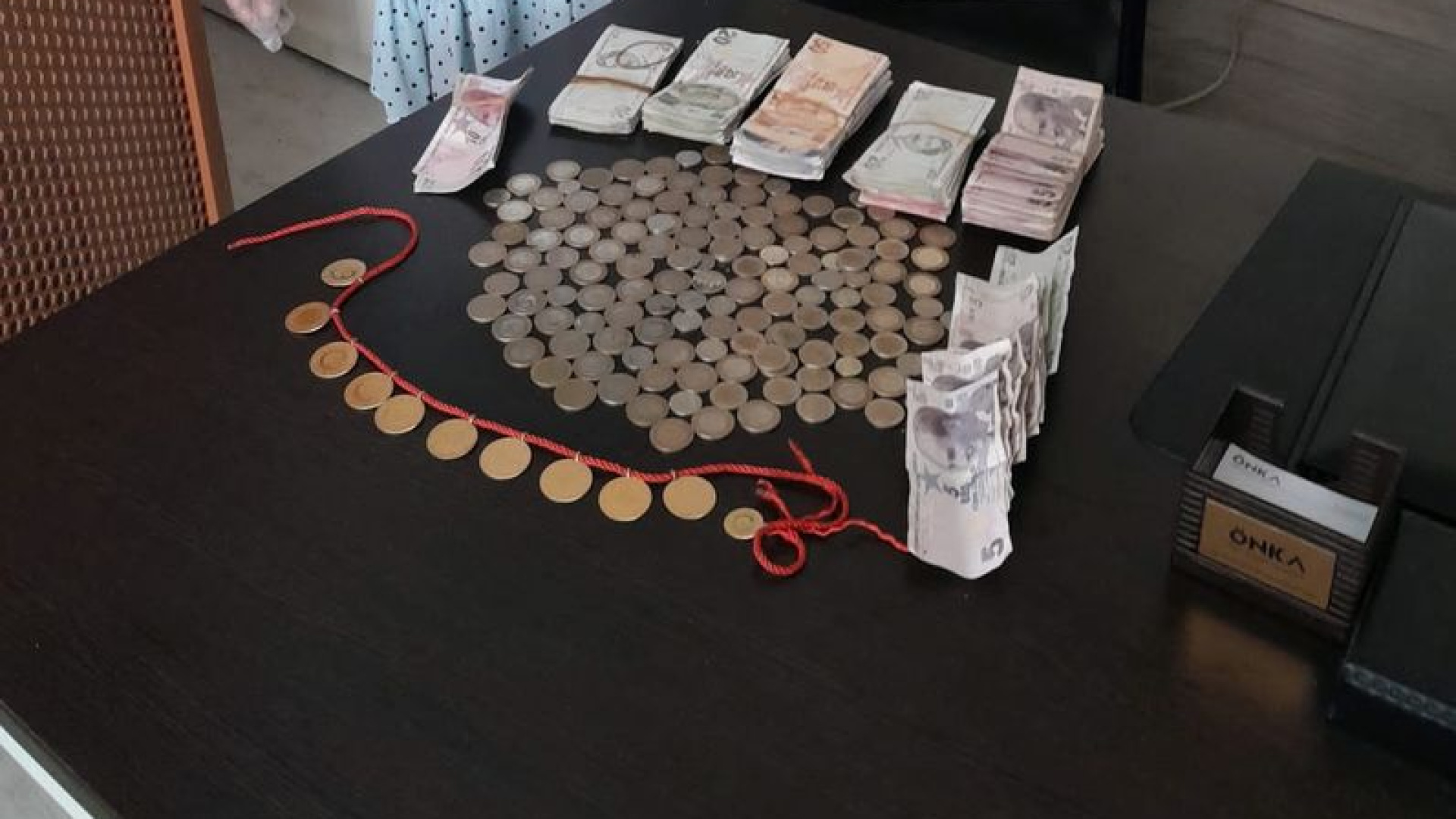 Dilenciden çıkan altın şaşkınlık yarattı | SON DAK…