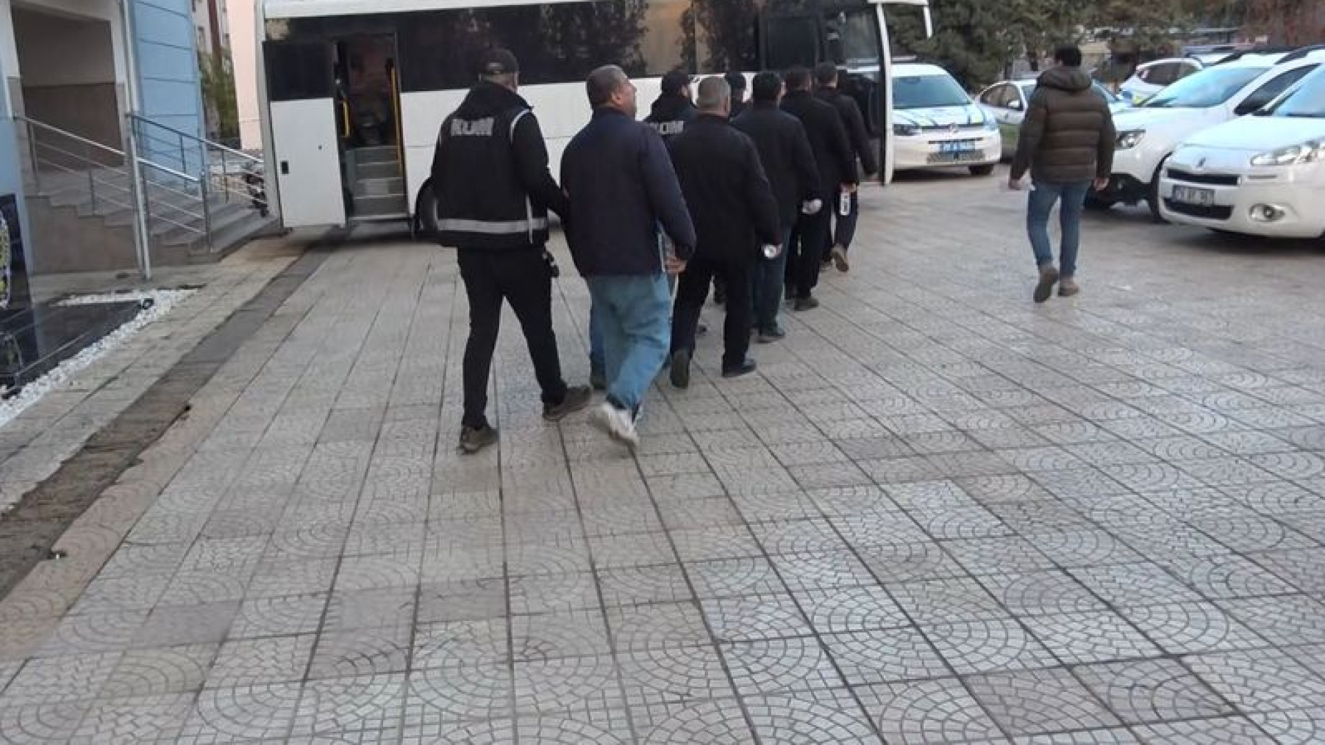 Ankara'dan 8 İlde FETÖ Operasyonu: 19 Şüpheliye Gözaltı Kararı