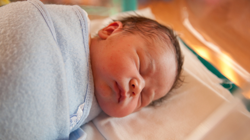 Eski usul kundaklama bebekleri sakat bırakabilir