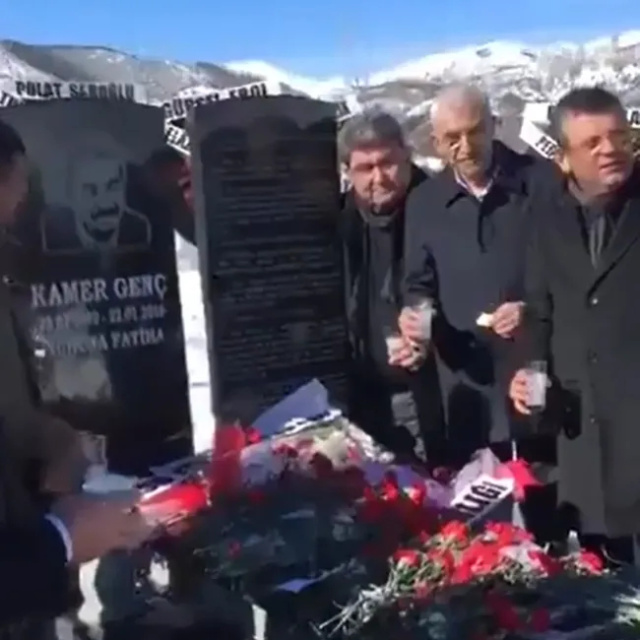 Özgür Özel, İstanbul'da 1908'e kadar vârolan ama sonraları unutulan "Ayyaşlar Bayramı"nı canlandırıp Bekrî Mustafa'nın ruhunu şâd eyledi!