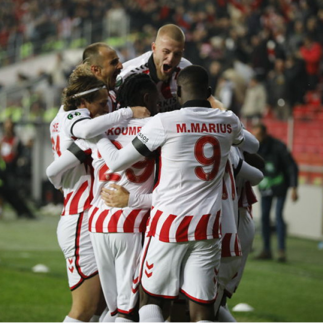 Samsunspor Mainz maçı için Almanya'ya uçtu!