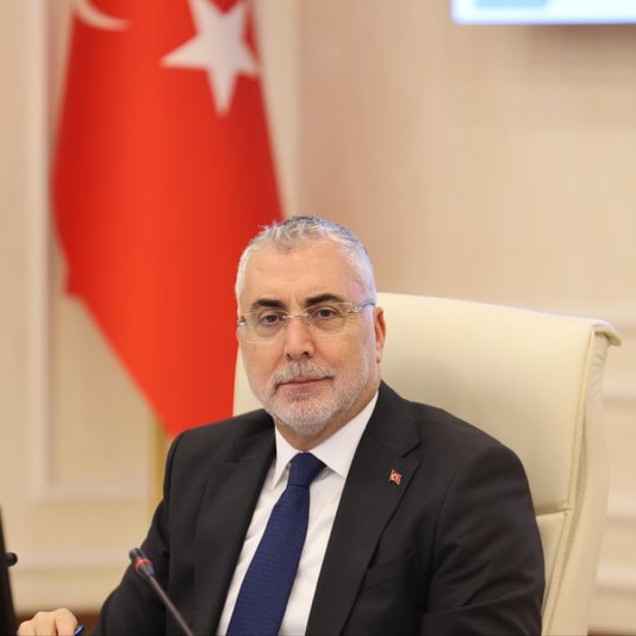 Bakan Işıkhan'dan asgari ücrette beklenen müjde! Son dakika açıklamasıyla işçileri sevindiren haber geldi.