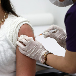 "Türkiye'ye BioNTech aşıları gelmedi" iddiasına yalanlama