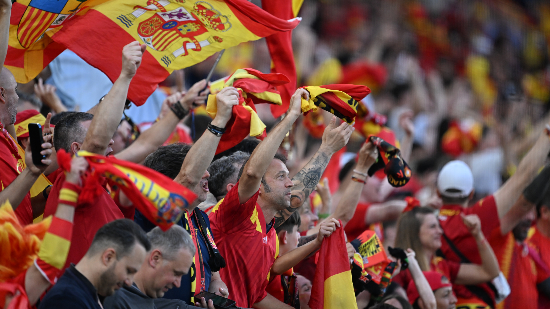 İspanya'da Futbol Şiddetine Büyük Operasyon: 57 Gözaltı