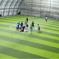 İki grup arasında halı saha kavgası