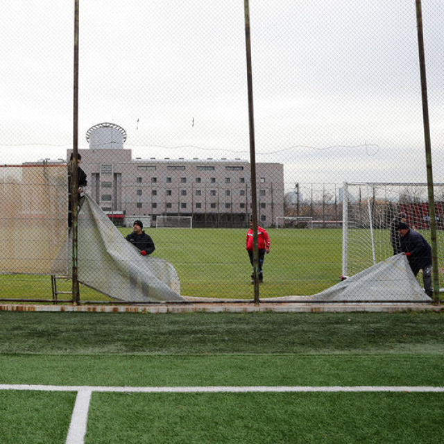 İlhan Cavcav Tesisleri'nde brandalar kaldırıldı