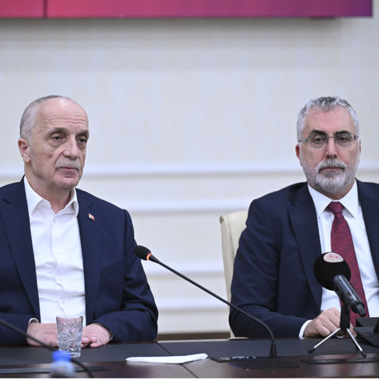 Bakan Işıkhan, Türk-İş Başkanı Atalay ile görüşüyor: Sendikaların Gündemi Masaya Yatırılıyor