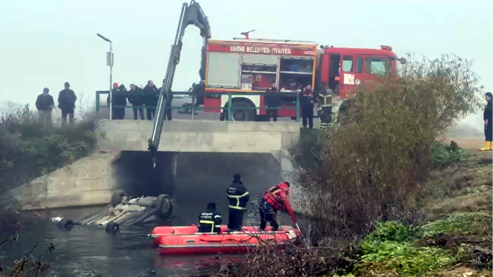 Sisli hava faciası! Dereye uçtu!