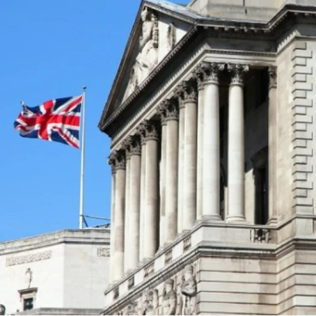 İngiltere Merkez Bankası'ndan faiz indirimi