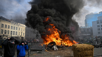 Brüksel'de polis ve çiftçiler arasında çatışma çıktı